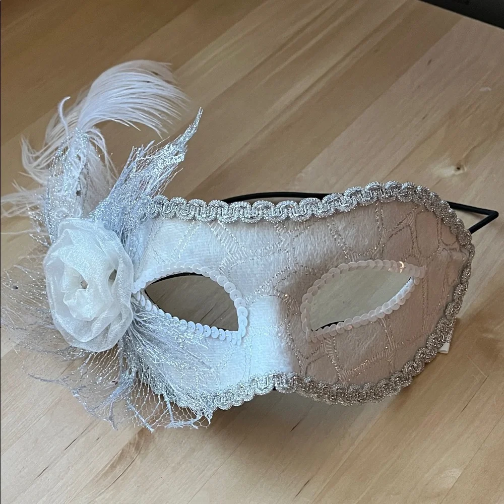 Elegant White and Silver Masquerade Mask